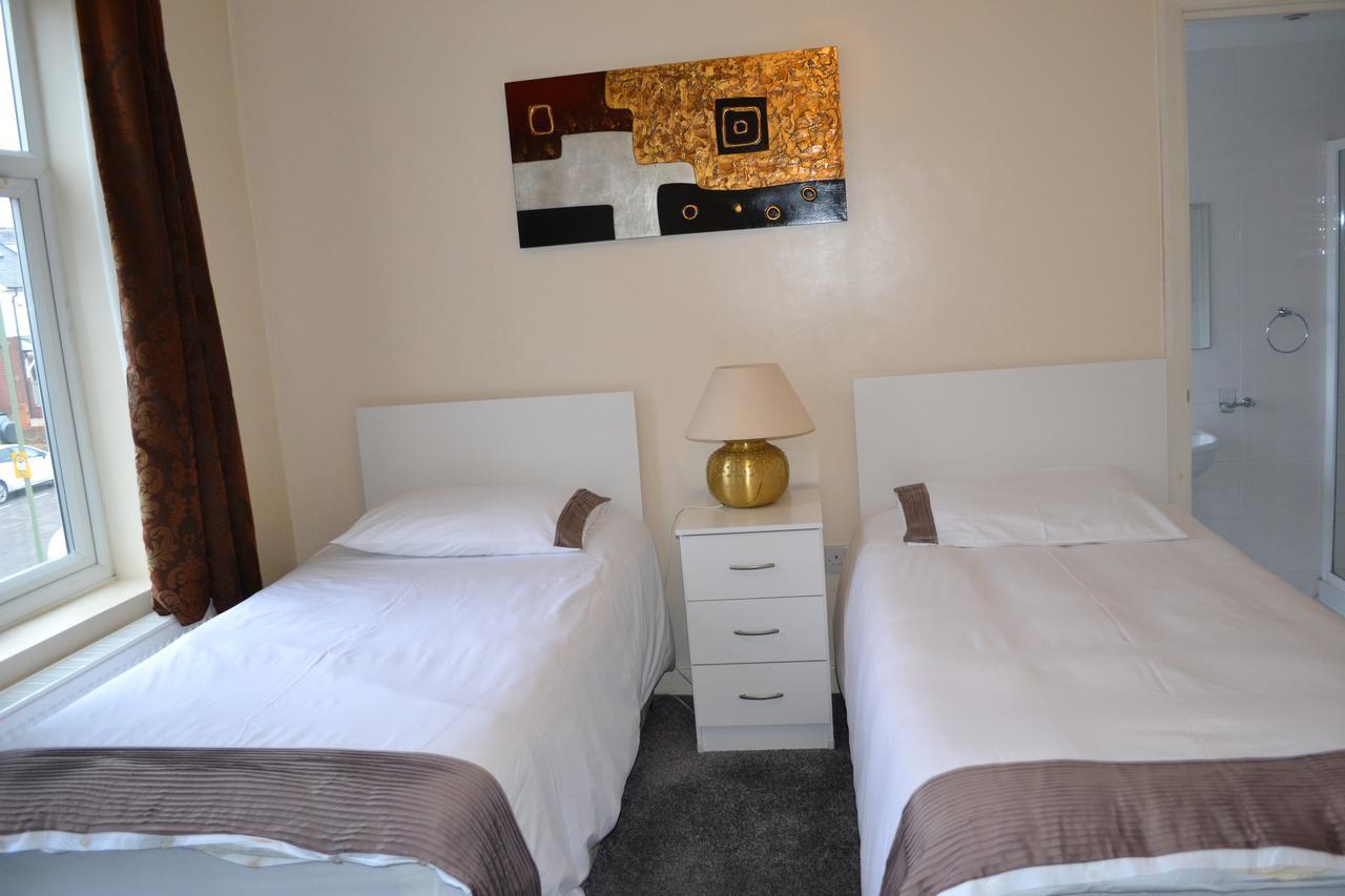 Annie'S Guest House Farnborough  Bagian luar foto