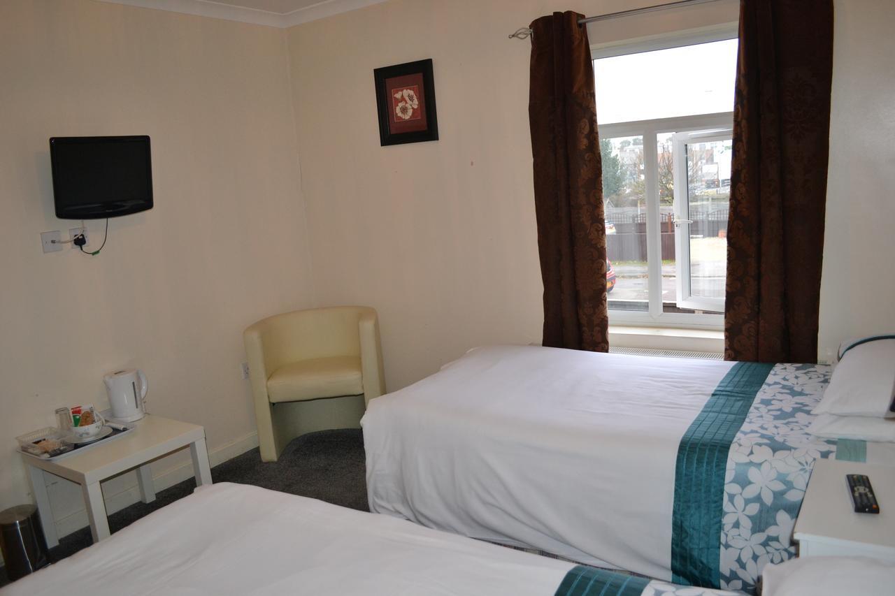Annie'S Guest House Farnborough  Bagian luar foto
