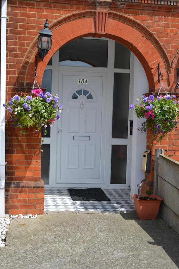 Annie'S Guest House Farnborough  Bagian luar foto